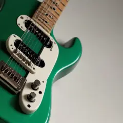 Jak wybrać tanią gitarę elektryczną? Poradnik dla początkujących