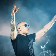 Chester Bennington: Jego życie, twórczość i wpływ na rocka