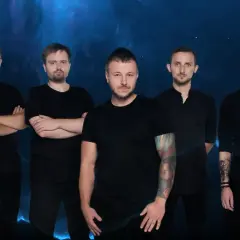 Kto śpiewa Coś się kończy coś odchodzi w dal? Poznaj artystę!