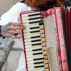 Akordeon - popularny instrument, który warto poznać