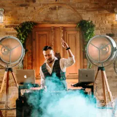 Jak wybrać DJ na wesele - sprawdzone zasady i cenne wskazówki