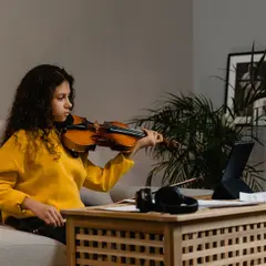 Strój instrumentów smyczkowych - jak poprawnie naciągnąć?