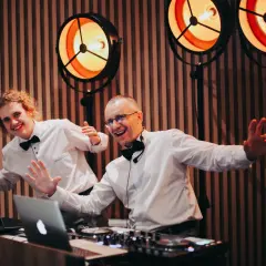 Ile kosztuje DJ na 40 urodziny? Ceny, które mogą zaskoczyć