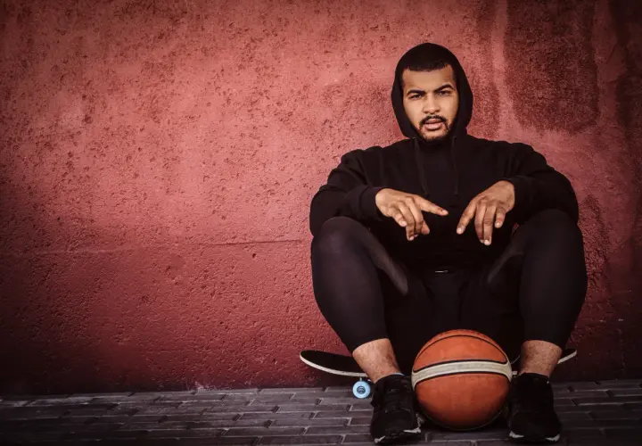 Sportowe emocje w świecie fanów piłki i rapu: jak rywalizacja i przewidywania wyników wchodzą do tekstów piosenek i popkultury
