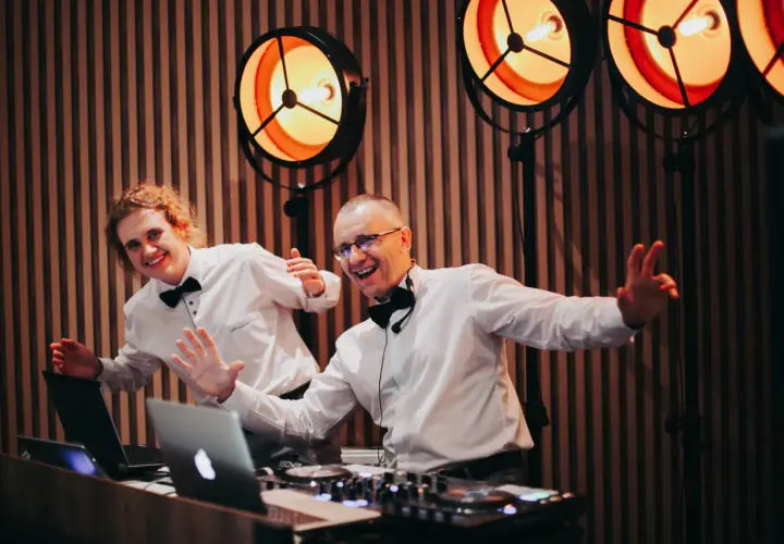 Ile kosztuje DJ na 40 urodziny? Ceny, które mogą zaskoczyć