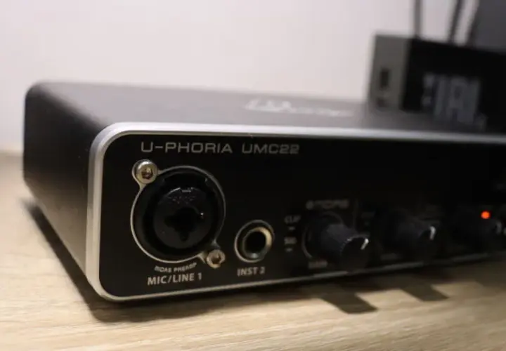 Jak podłączyć gitarę elektryczną do komputera bez zbędnych problemów