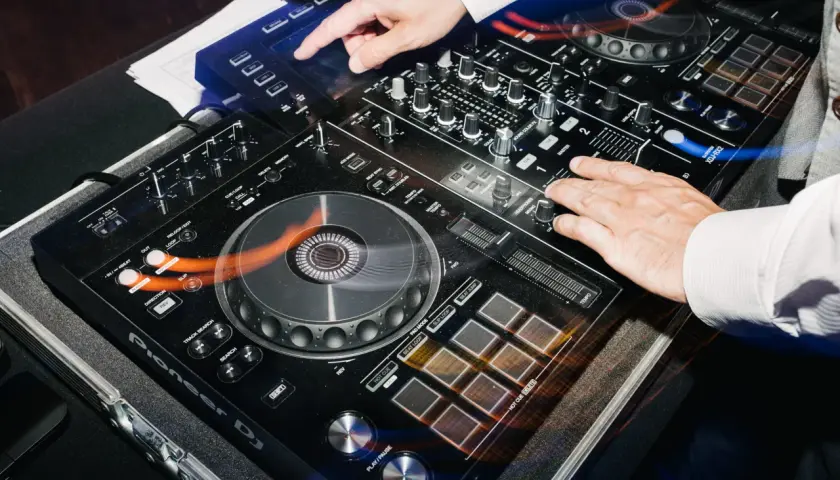 DJ czy orkiestra na wesele - wszystko co musisz wiedzieć przed wyborem