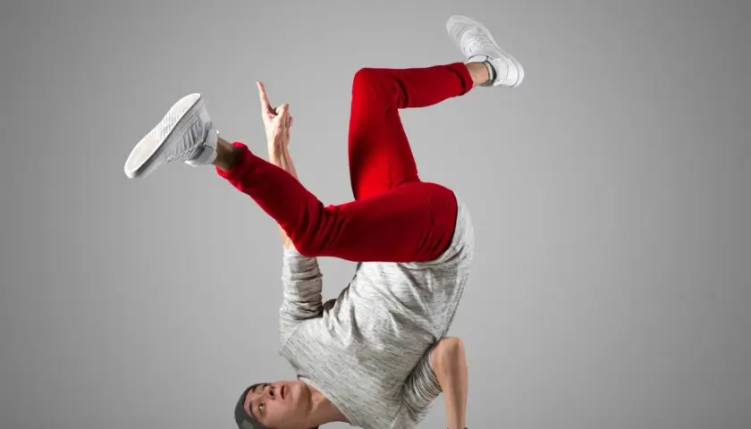 Jak zacząć tańczyć hip hop w domu? Podstawowe kroki i techniki